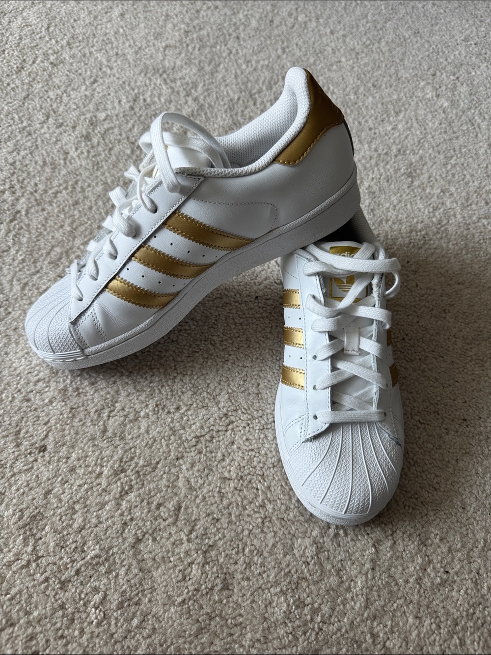 Women’s adidas SUPERSTAR White Sneakers with Gold Stripes NWOT
